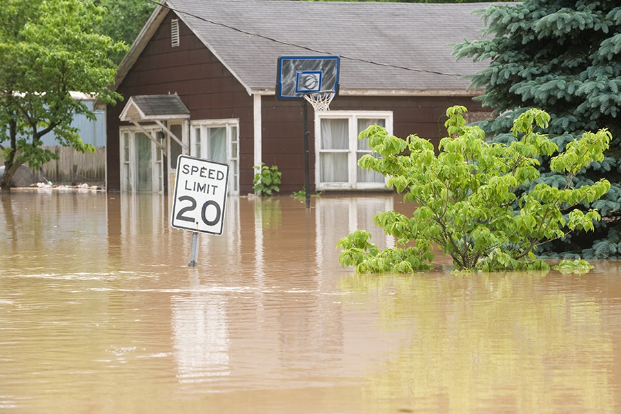 How To Choose a Flood Insurance Lawyer - Featured Image